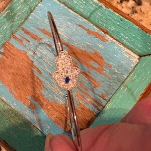 ▪️Elegant Hamsa Bracelet